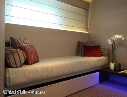 vedette-yacht-motor-aurora-master-cabin